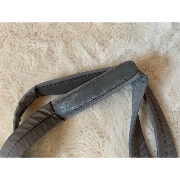 SkipHop, gray and lime green diaper bag EUC - Picture 6 of 16